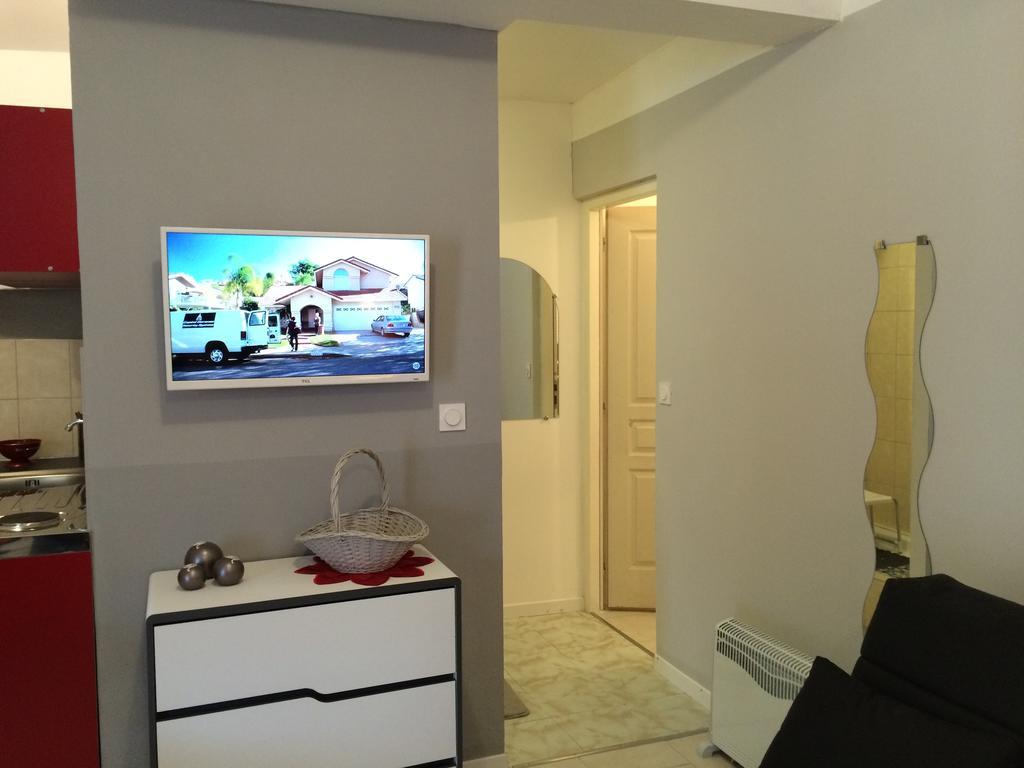 Jolie Appartement, L'Enclave Des Secrets L'Isle-sur-la-Sorgue Ruang foto
